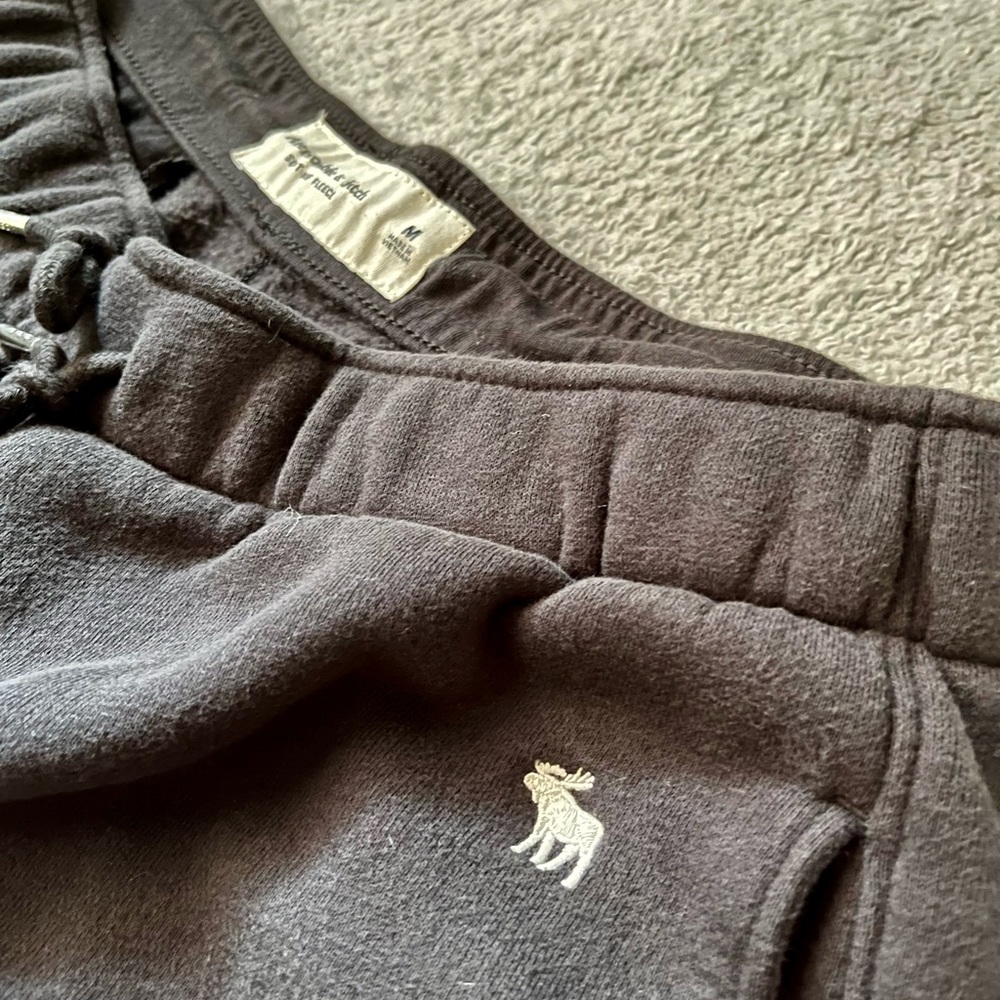A&F Abercrombie&Fitch Icon Joggers, Dark Grey, Medium, sweatpants